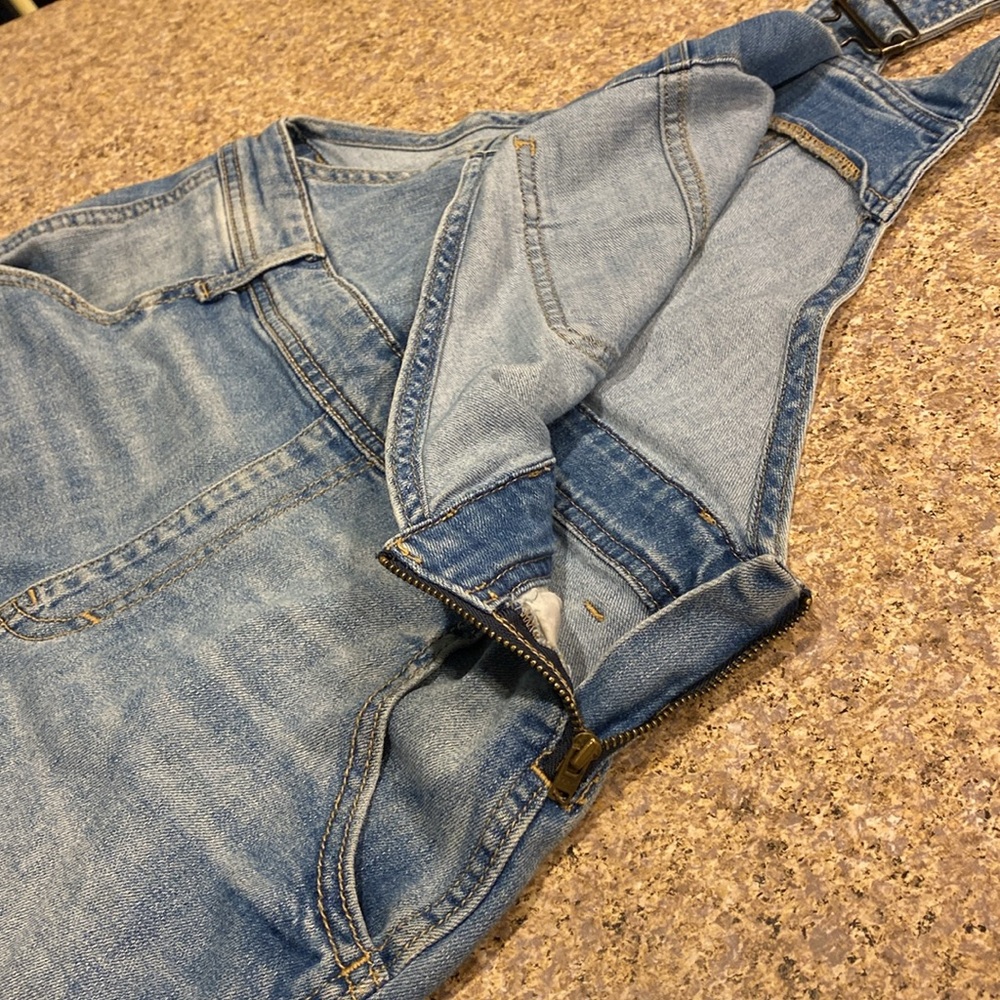Gap Shortall Blue Jean Bib Overall Shorts Denim XS FLAWS Distressed - Picture 15 of 17